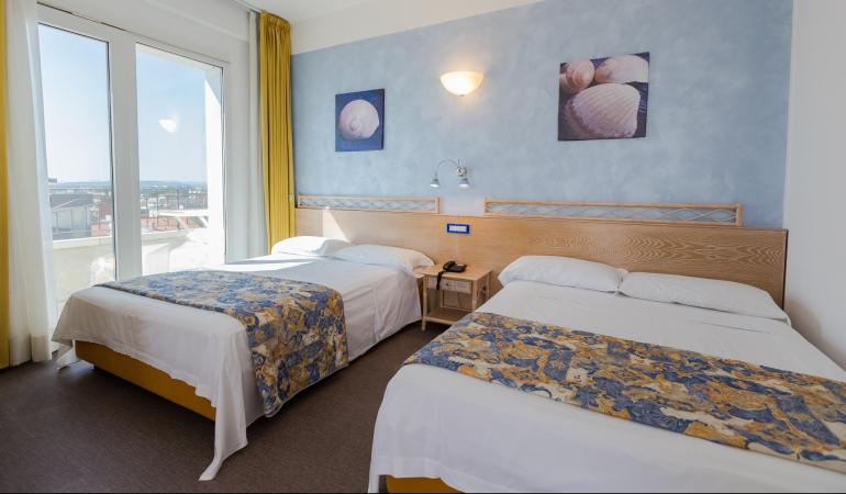 hotels-elcid-campeador en offer-macfrut-rimini-hotel-sea-view 012