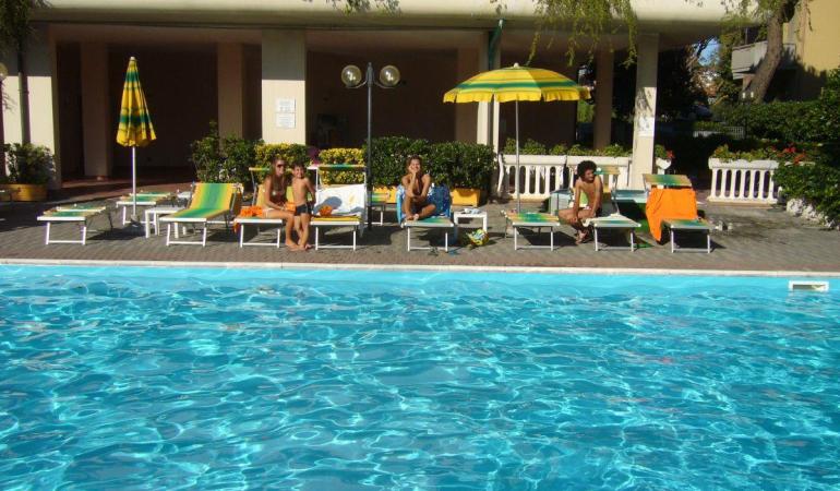 hotels-elcid-campeador en july-offer-stay-apartment-rimini-torre-pedrera 010